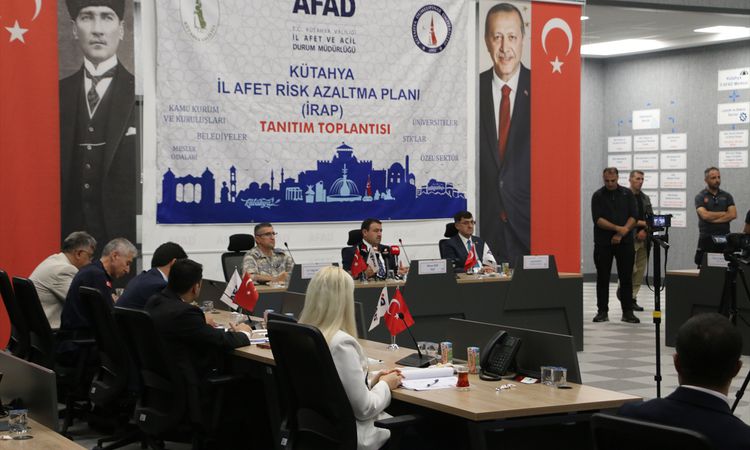 Son Gelişme: Kütahya’da olası depreme karşı çalışmalar değerlendirildi - Son Dakika ve Merak Edilenler