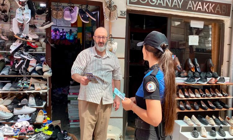 Ayrıntılar Netleşti: Kütahya'da Polisten Dolandırıcılık Uyarısı - Son Dakika: Gelişmeler Takip Ediliyor
