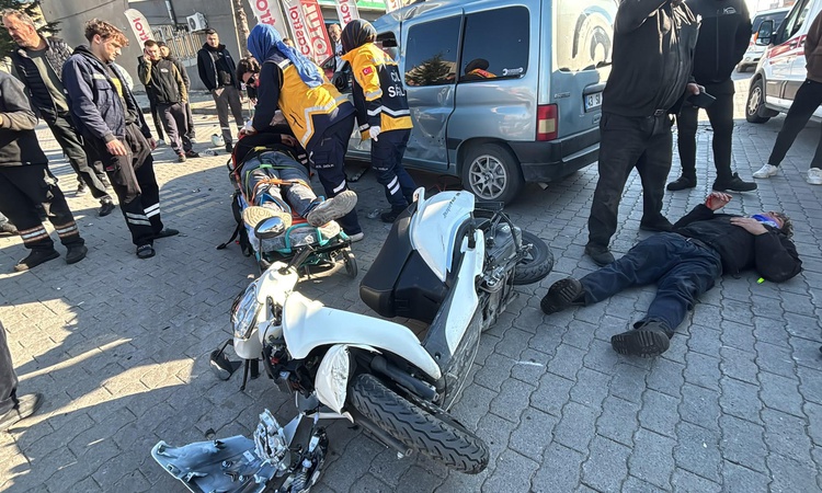 Kütahya Tavşanlı'da motosikletle hafif ticari araç çarpıştı, 2 yaralıdan biri ağır | İşte Tüm Ayrıntılar