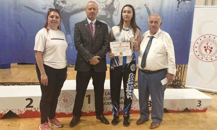 Son Gelişme: Kütahyalı Elif Kaya Savate Şampiyonasında Altın Madalya Kazandı - Son Dakika Haberleri: Gelişmele