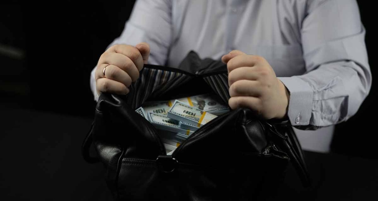 Gündemden Son Bilgiler: Kuyruk 24 yıl sonra kırıldı: 23 milyar 686 milyon TL tek kişiye gitti - En Son Haber |