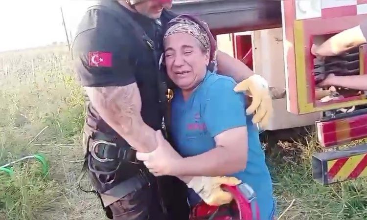 Ayrıntılar Netleşti: Kuyuya düşen ineği itfaiye kurtardı, sahibi ekiplere sarılıp gözyaşı döktü - Son Dakika H