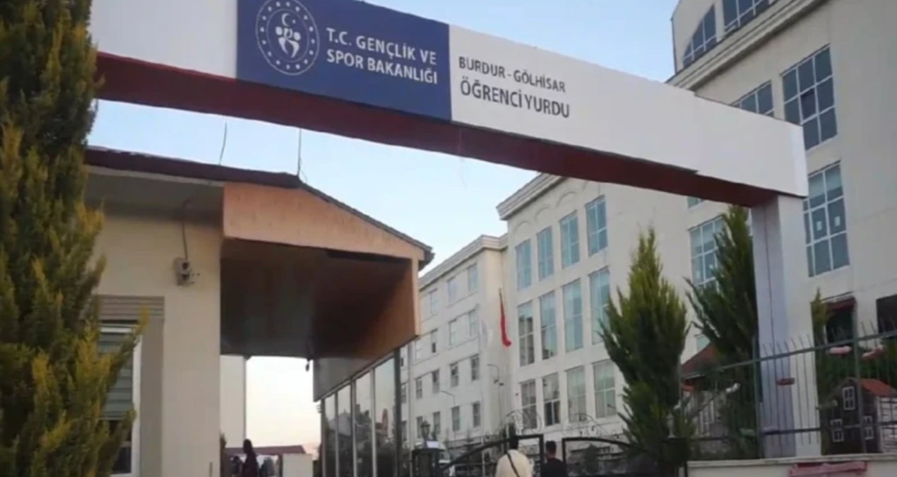 Ayrıntılar Netleşti: KYK yurdunda 'kimyasal' alarm: Bina boşaltıldı - Haberleri - Son Dakika Bilgileri