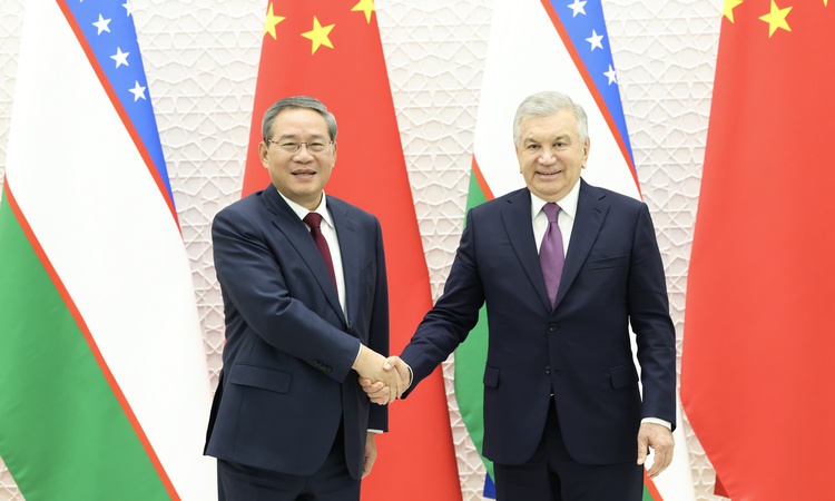 Li Qiang, Taşkent'te Mirziyoyev ile Çin-Kırgızistan-Özbekistan Demiryolu'nu görüştü: Gelişmeler Takip Ediliyor