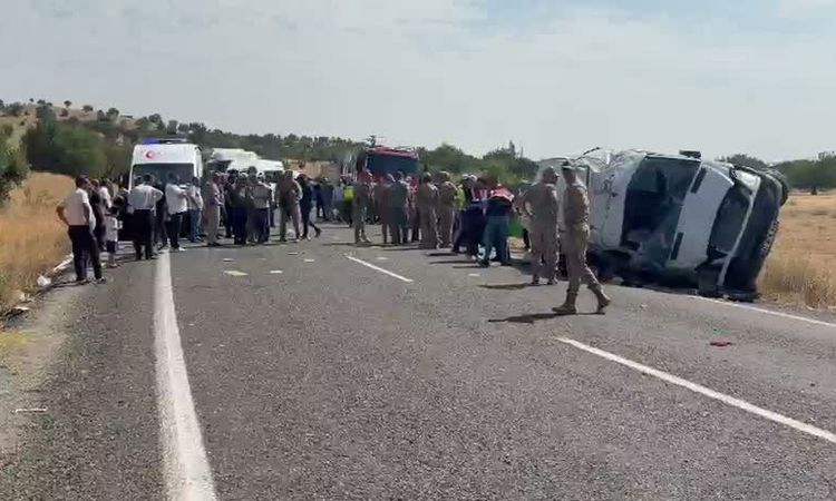 Son Gelişme: Lice'de Minibüs Kazası: 5 Ölü, 11 Yaralı - Haberleri | İşte Tüm Ayrıntılar