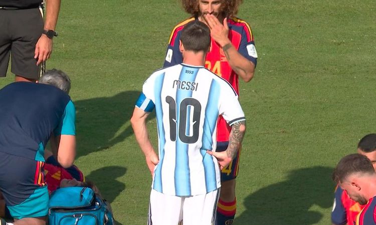 Ayrıntılar Netleşti: Maçın önüne geçen an! Messi ağzını kapatarak konuşan Cucurella için kırmızı kart bekledi