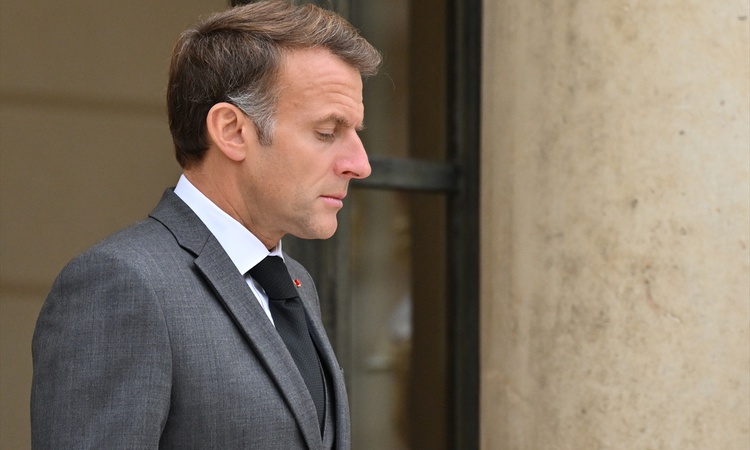 Macron, Çad Cumhurbaşkanı'nı Elysee'de ağırladı; savunma niyet beyanı imzalandı