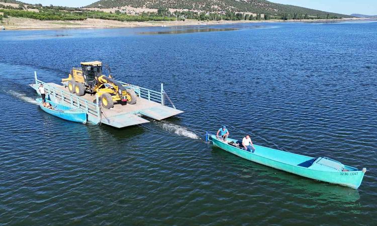 Son Gelişme: Mada Adası'na İş Makineleri Teknelerle Taşındı - Son Dakika Haberleri
