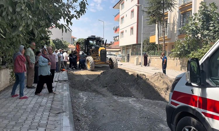 Sıcak Gündem: Malatya'da Belediye İşçisi İş Makinesinin Altında Kalarak yaşamını yitirdi - Son Dakika Haberler
