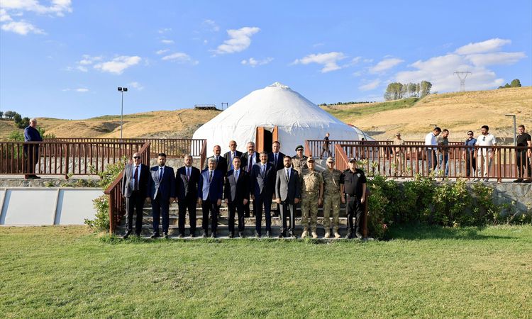 Son Gelişme: Malazgirt Zaferi 955. Yıl Hazırlıkları Ahlat'ta İncelendi - Son Dakika