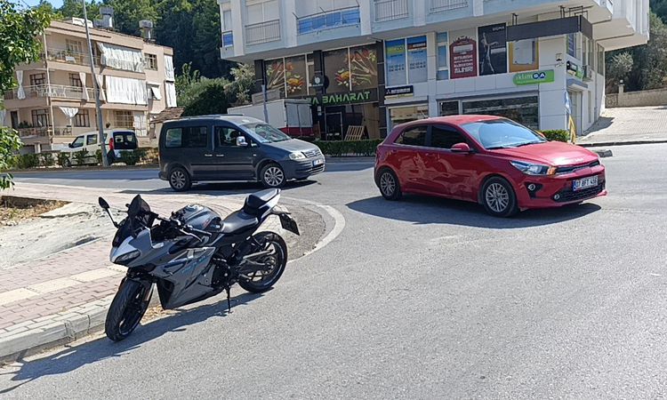 Kritik Açıklama: Manavgat'ta Motosiklet-Otomobil Çarpışması: 1 Yaralı - Son Dakika Haberleri | İşte Tüm Ayrınt