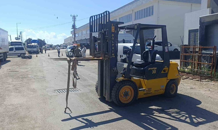 Manavgat'ta motosiklet sürücüsü forkliftin vinç demirine çarparak yaşamını yitirdi | İşte Tüm Ayrıntılar