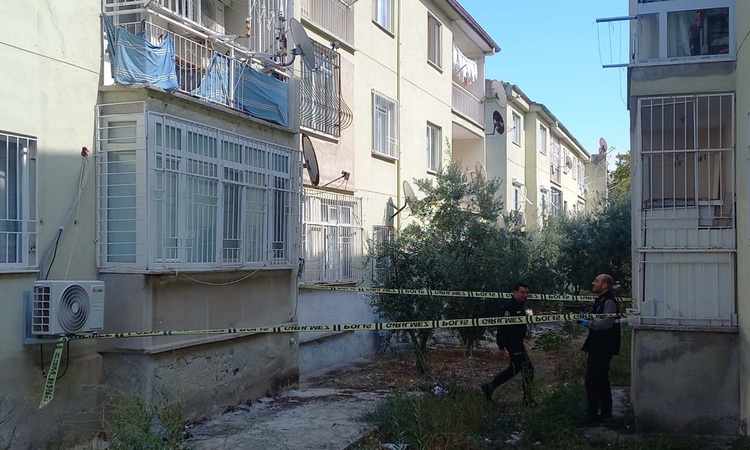 Manisa Şehzadeler'de 2. kattaki evinin balkonundan düşen Ramazan İşler ağır yaralandı | İşte Tüm Ayrıntılar