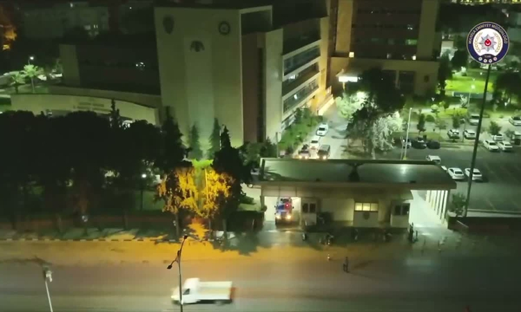 Manisa'da uyuşturucu operasyonu: 20 tutuklama