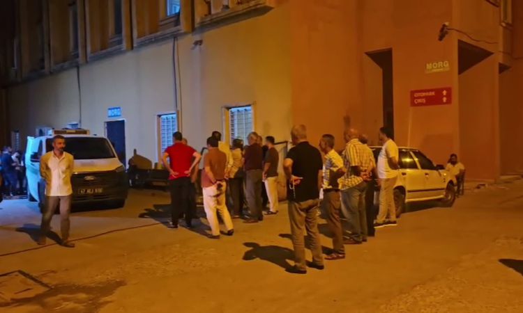Ayrıntılar Netleşti: Mardin’de iki grup arasında bıçaklı kavga: 27 yaşındaki genç yaşamını yitirdi - Haberleri