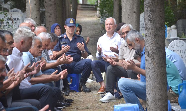 Ayrıntılar Netleşti: Marmara Depreminin 27. Yılında Karamürsel'de Anma - Son Dakika: Gelişmeler Takip Ediliyor