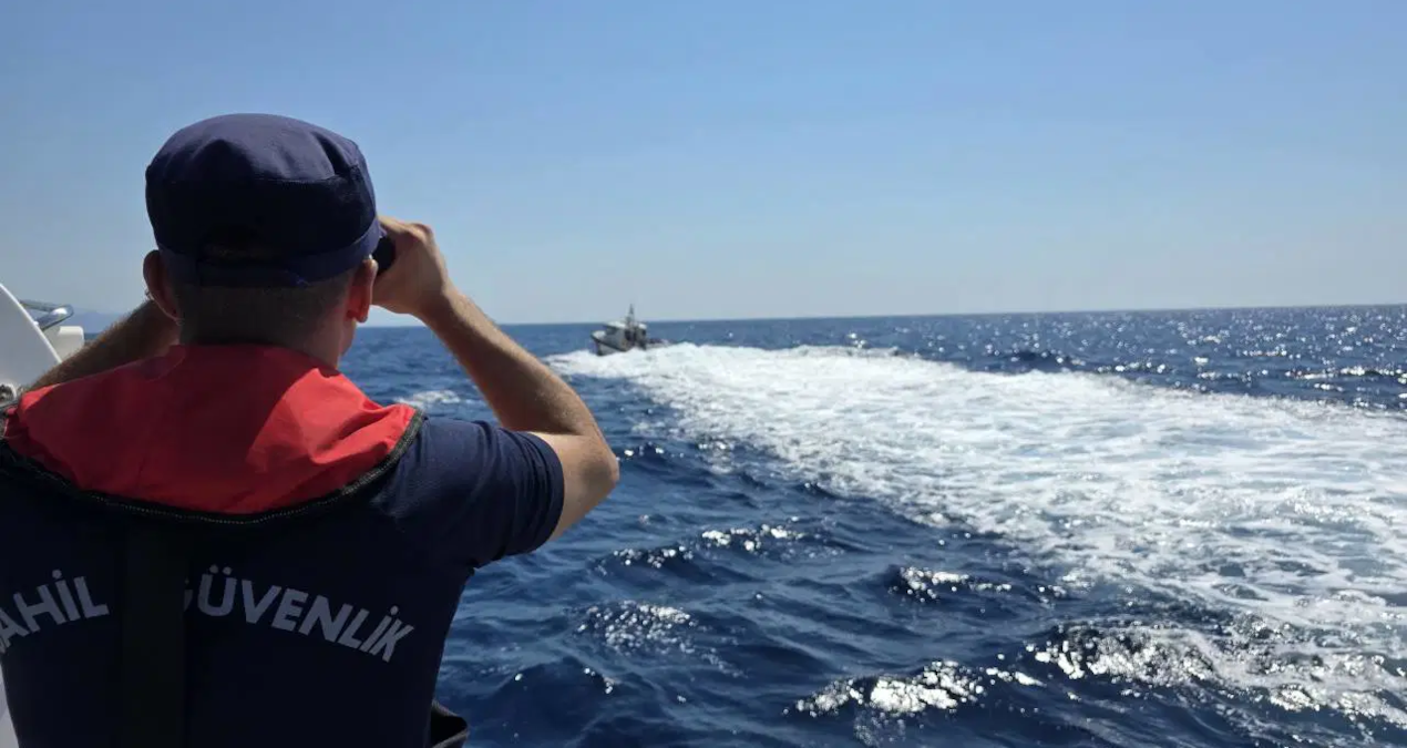 Ayrıntılar Netleşti: Marmaris'te göçmenleri taşıyan tekne battı: Ölü ve kayıplar var - Haberleri - Son Dakika
