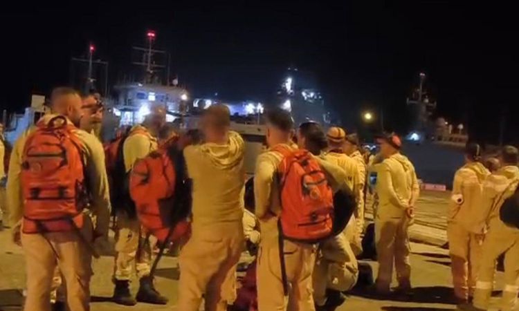 Son Gelişme: Marmaris'teki orman alevlerına müdahale için arazözler çıkarma gemileriyle bölgeye gidiyor - Son