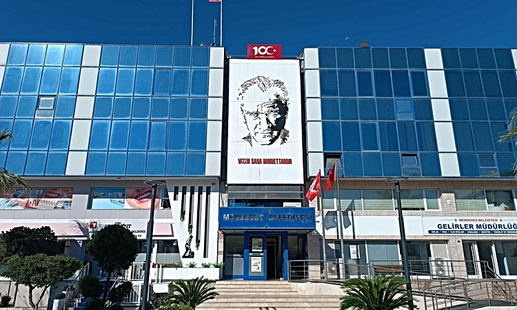 Menderes Belediyesi'ne yönelik soruşturmada ikinci dalgada 9 şüpheli yakalanarak gözaltına sevk edildi: Gelişm