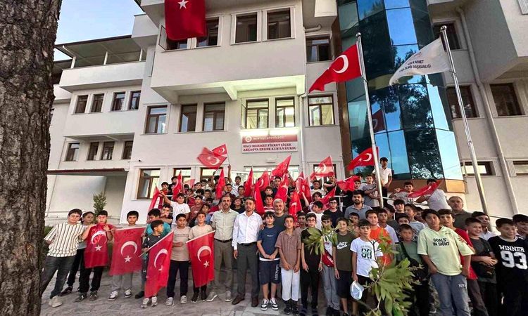 Ayrıntılar Netleşti: Menteşe’de Kur’an Kursu öğrencilerinden şehitlere vefa ve Gazze’ye destek yürüyüşü - Son