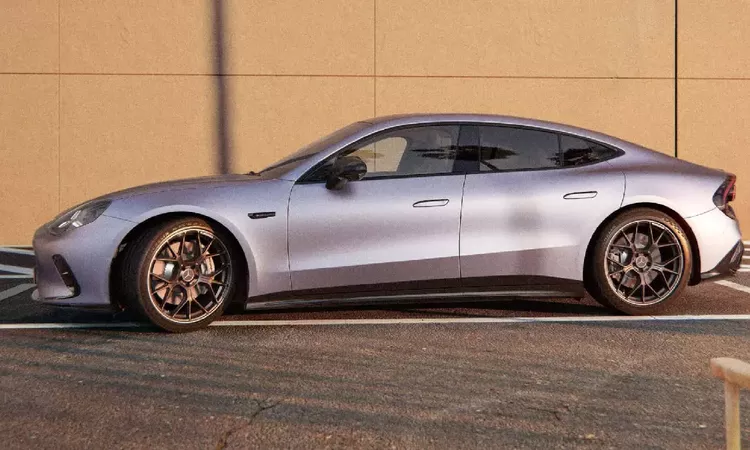Son Gelişme: Mercedes-Benz AMG GT 53: 809 km Menzil ve 11 Dakikada Yüzde 80 Şarj - Son Dakika