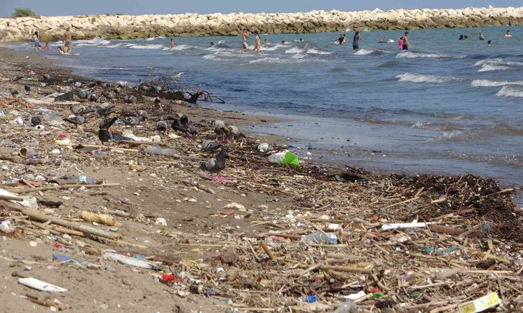 Mersin Kıyılarında Atık Kirliliği Turizmi Tehdit Ediyor: Gelişmeler Takip Ediliyor