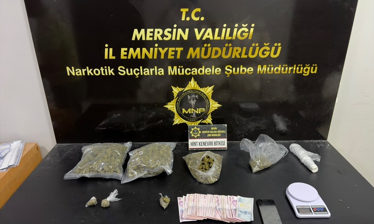Mersin'de narkotik operasyonunda 4 şüpheli hakkında tutuklama kararı verildi, 1 kilo 150 gram esrar bulundu |
