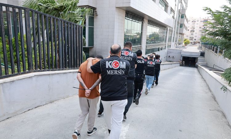 Son Gelişme: Mersin'de tetikçi baskınu: 6 tutuklama - Haberleri ve Merak Edilenler