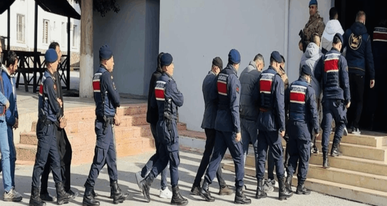 Gündemden Son Bilgiler: Mersin'de uyuşturucu operasyonunda 40 tutuklama - En Son Haber - Son Dakika Bilgileri