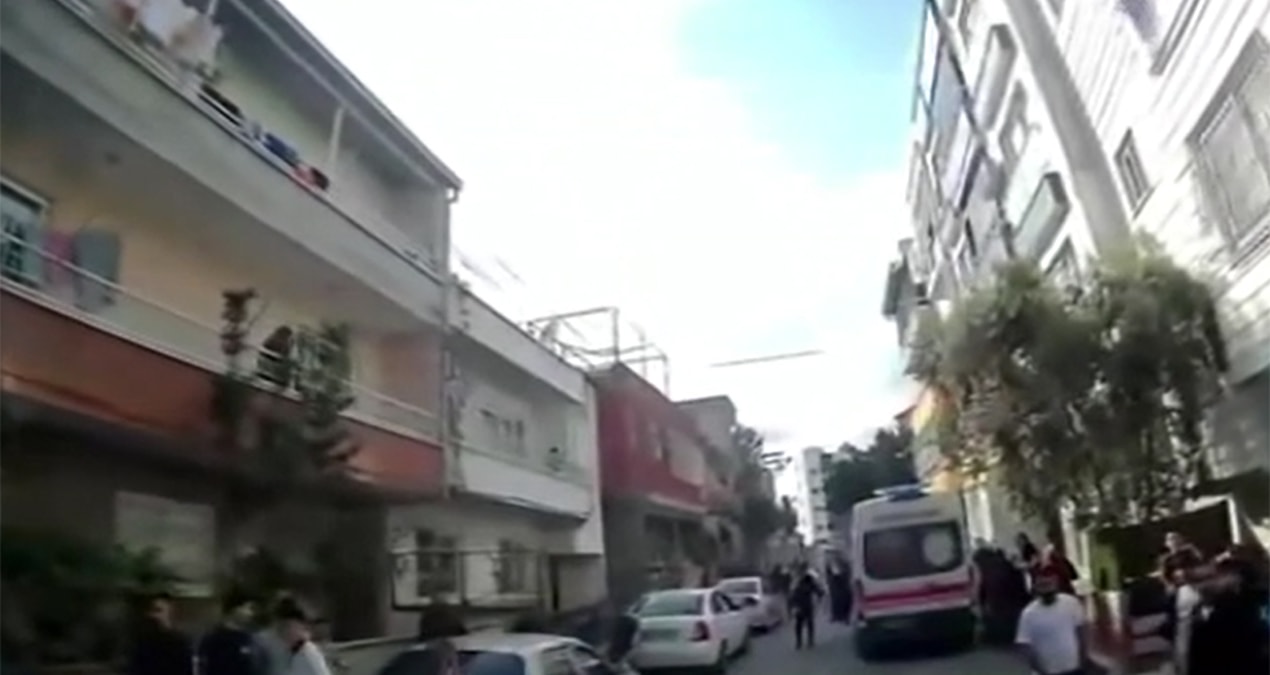 Son Gelişme: Mersin'de yangın! 5'i çocuk 9 kişi mahsur kaldı - Son Dakika Haberleri - Son Dakika Bilgileri