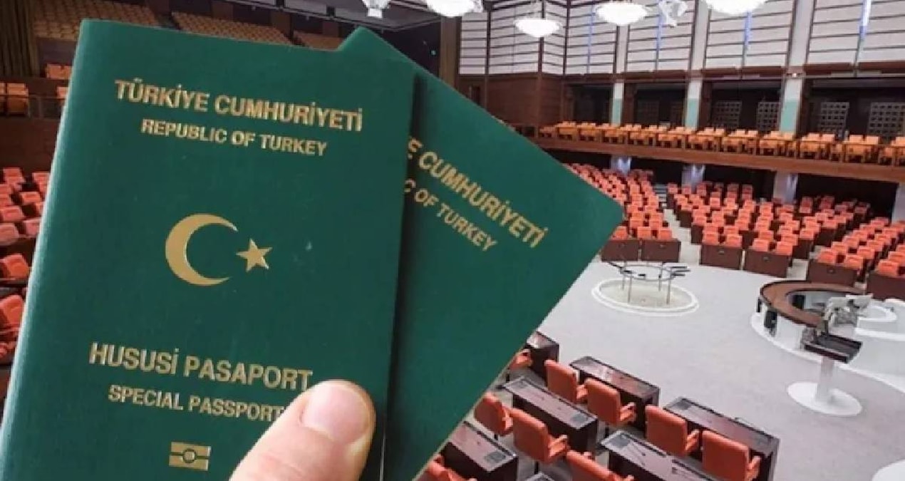 Sıcak Gündem: Bir meslek grubuna daha yeşil pasaport adımı - Son Dakika ve Merak Edilenler