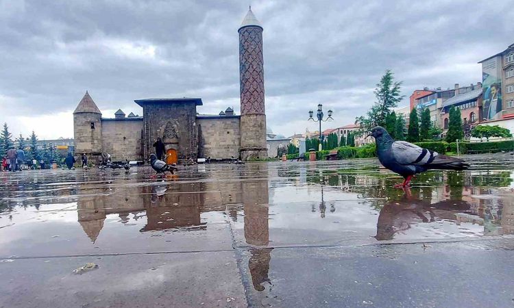 Gündemden Son Bilgiler: Meteoroloji’den Erzurum ve Ardahan için kuvvetli yağış uyarısı - Haberleri: Gelişmeler
