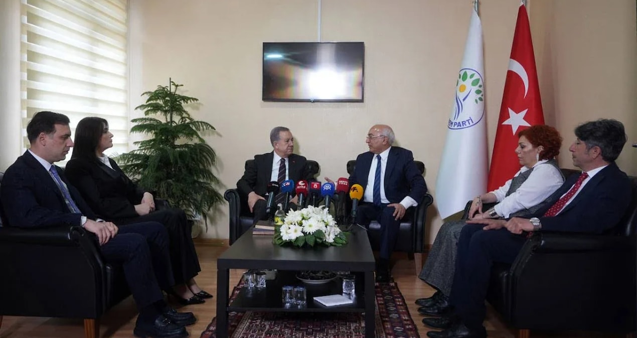 Son Gelişme: MHP ve DEM Parti bayramlaştı: Öcalan ve süreç vurgusu - Haberleri - Son Dakika Bilgileri