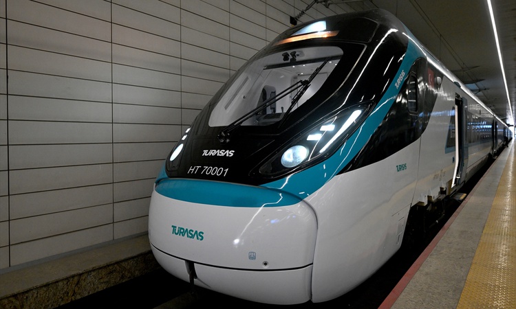 Milli hızlı tren Ankara-Kırıkkale'de yaklaşık 250 km hızla test edildi