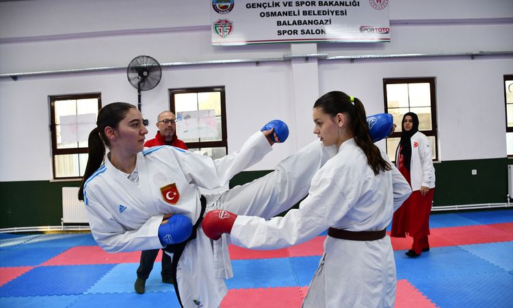 Son Gelişme: Milli Karateci Tuğba Çürük, Dünya Şampiyonluğu Hedefliyor - Son Dakika Haberleri - Son Dakika Bil