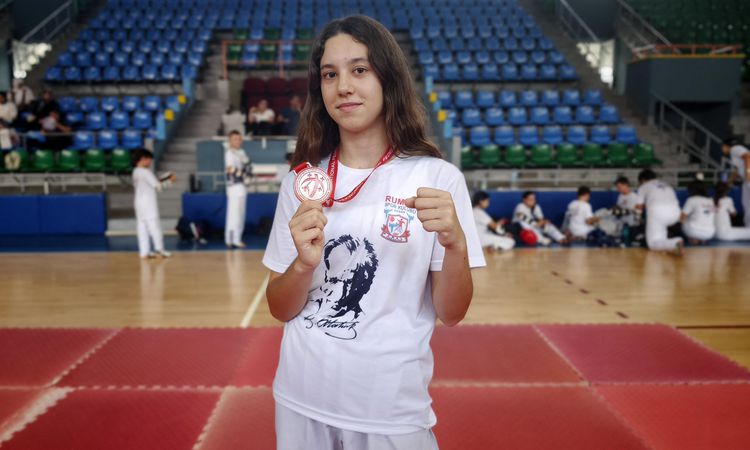 Gündemden Son Bilgiler: Milli Tekvandocu Eslin'in Hedefi Dünya Şampiyonluğu - Son Dakika - Son Dakika Bilgiler
