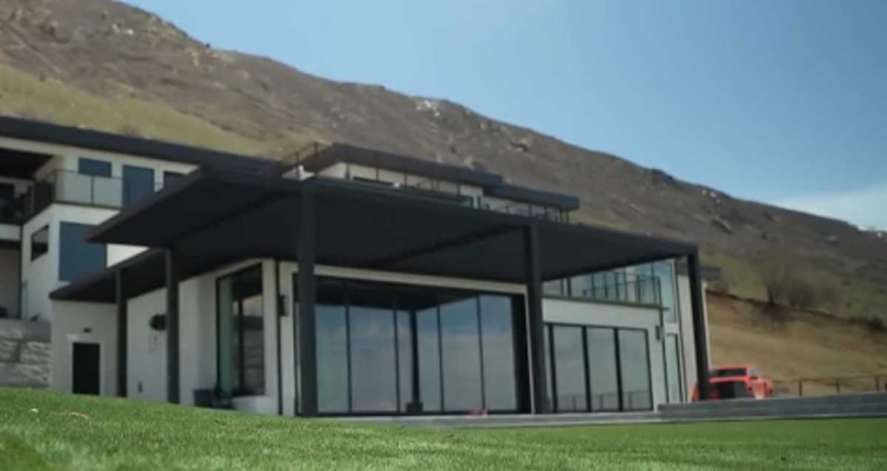 Million dollar house is slipping away step by step for one reason - Latest News