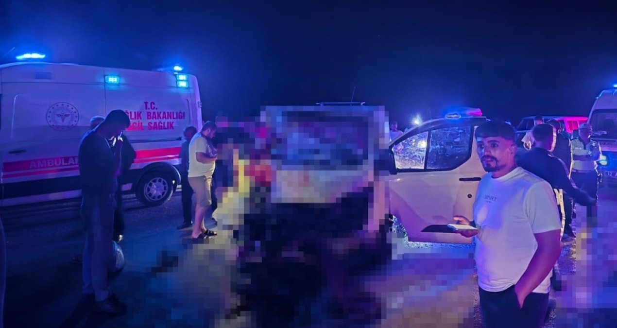 Ayrıntılar Netleşti: Minibüs ata çarptı, ölü ve yaralılar var - En Son Haber | İşte Tüm Ayrıntılar
