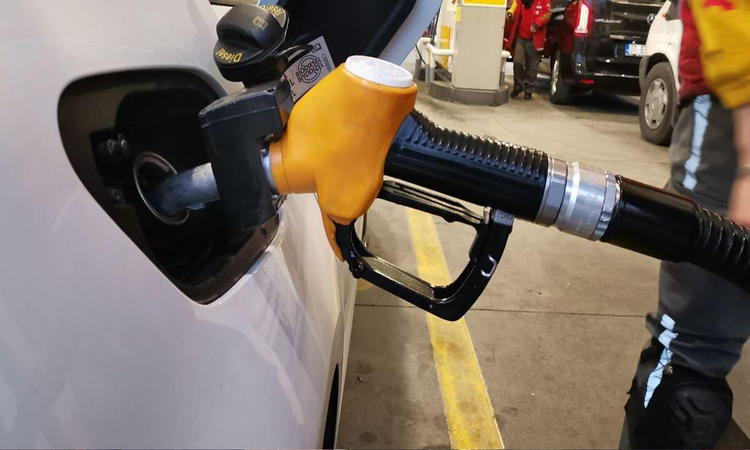Sıcak Gündem: Motorinde ÖTV ay sonuna kadar sıfırlandı... Motorine indirim, benzine fiyat artışı bekleniyor -