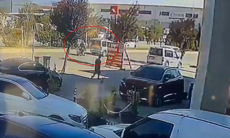 The accident in which a motorcycle and a light commercial vehicle collided was caught on camera: 1 injured - Last Minute