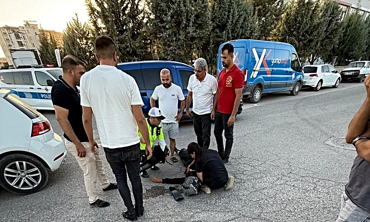 Motosiklet ile otomobil çarpıştı: 1 yaralı: Gelişmeler Takip Ediliyor