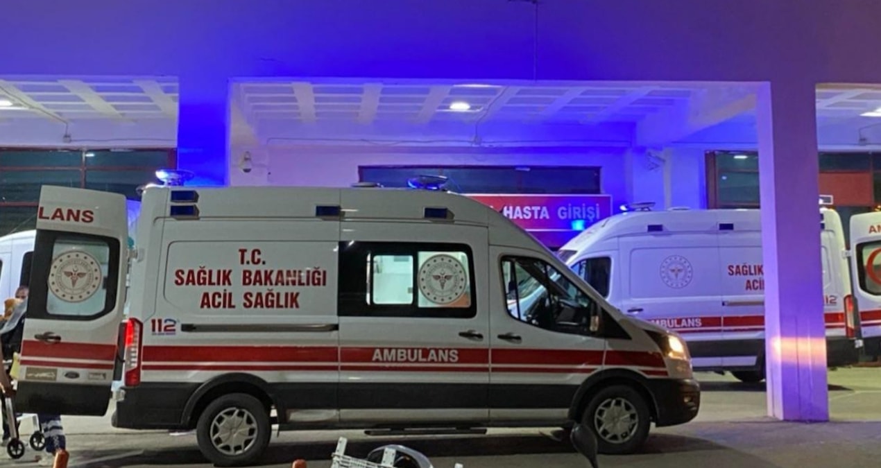 Motosiklet TIR ile çarpıştı: Aynı aileden 1 kişi öldü, 4 kişi yaralandı - Son Dakika