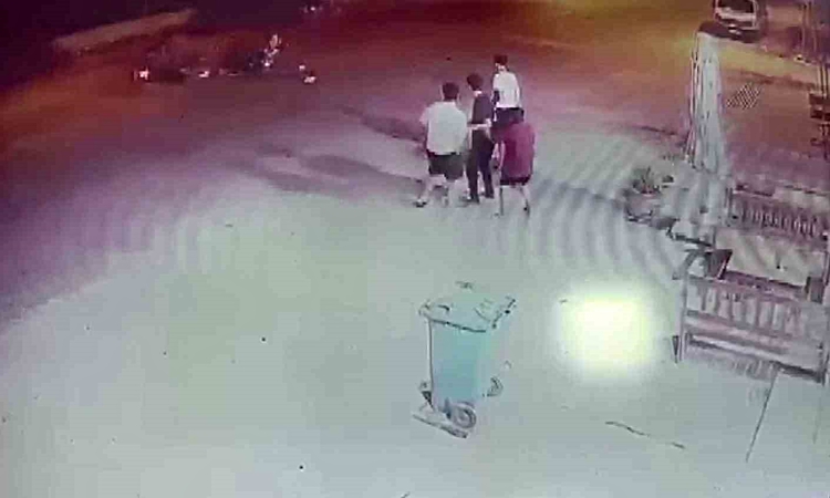 Motosikletler kafa kafaya çarpıştı - Son Dakika Bilgileri