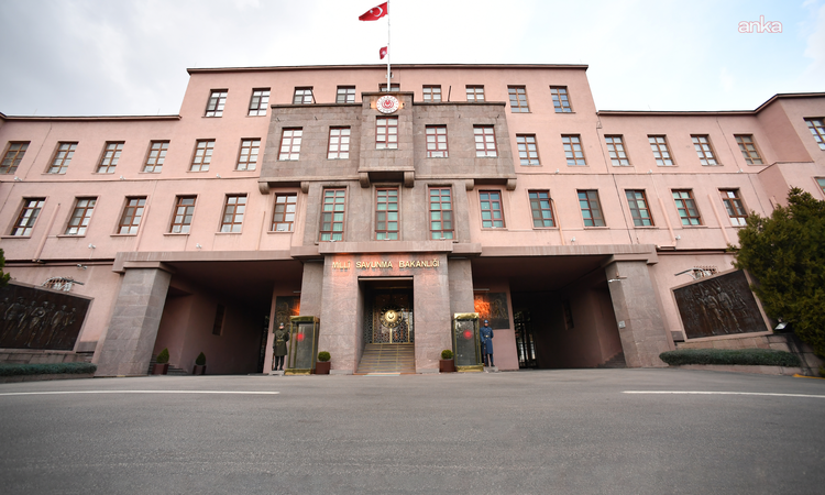 Son Gelişme: MSB, askeri sağlık öğrencilerine sağlanan imkanları tüm detaylarıyla paylaştı - Son Dakika Haberl