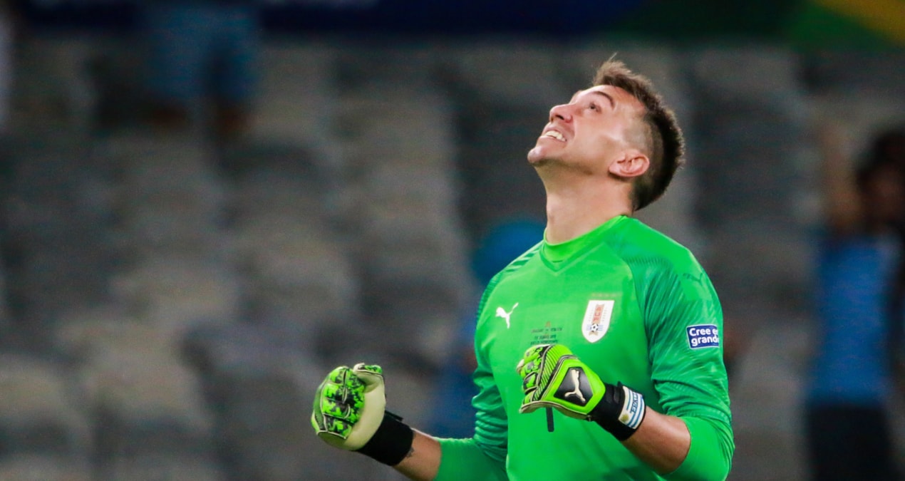 Gündemden Son Bilgiler: Muslera 3.5 yıl sonra eldivenleri giydi! İngiltere'ye sahayı dar etti - Son Dakika | İ