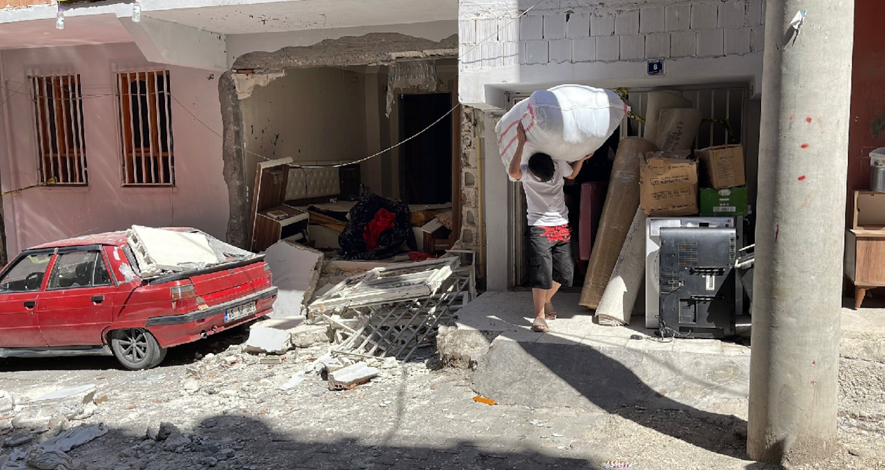 Son Gelişme: Mutfak gaz sıkışması nedeniyle bomba gibi patladı - Son Dakika Haberleri