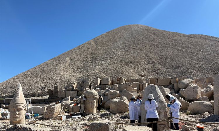 Nemrut Dağı'na Nanoteknolojik Koruma: 5 Yıllık Restorasyon resmen start aldı - Son Dakika Bilgileri