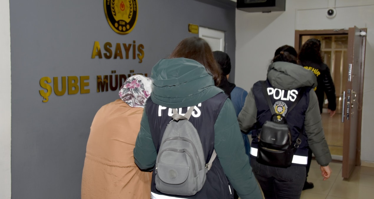Gündemden Son Bilgiler: Nevşehir'de fuhuş operasyonu: 6 tutuklama - Haberleri: Gelişmeler Takip Ediliyor