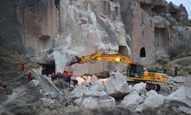 Nevşehir Göreme'de kaya altında bir kişinin daha cesedine ulaşıldı, ölü sayısı 3 oldu