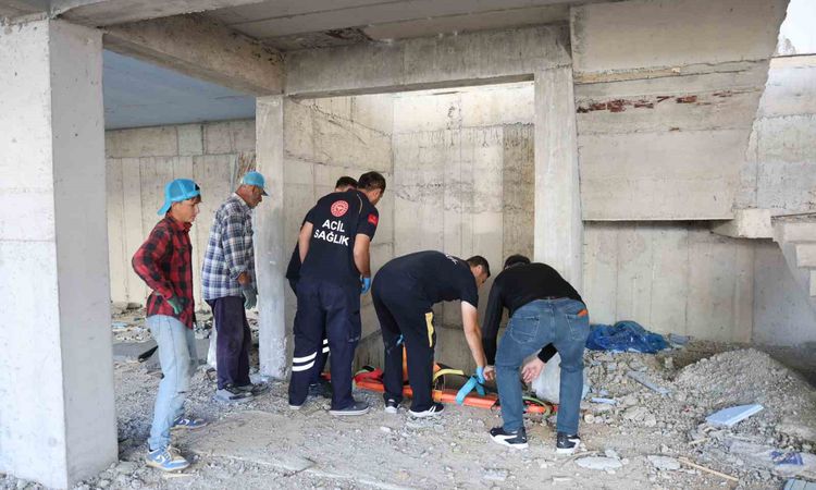 Gündemden Son Bilgiler: Nevşehir'de inşaat mühendisi asansör boşluğuna gerileme kaydetti, ağır yaralı. - Haber